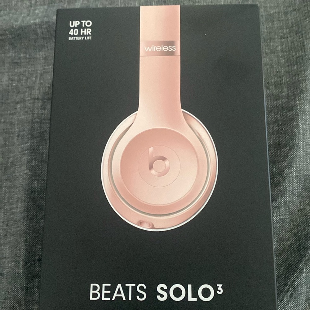 These are beat solo 3 the sound is amazing and sound so clear. New and in box